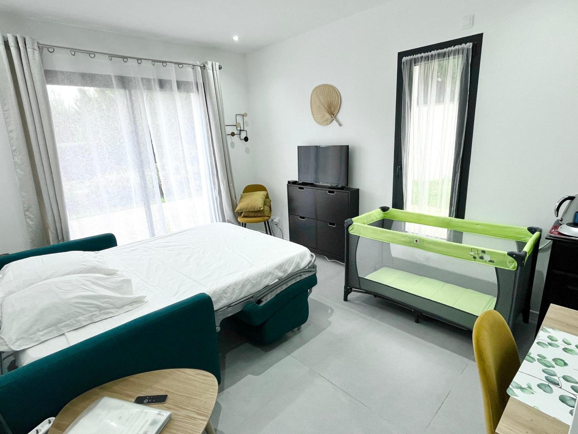 Chambray-lès-Tours Chambre Independante Rdc Avec Sdb, Wc Et Parking מראה חיצוני תמונה