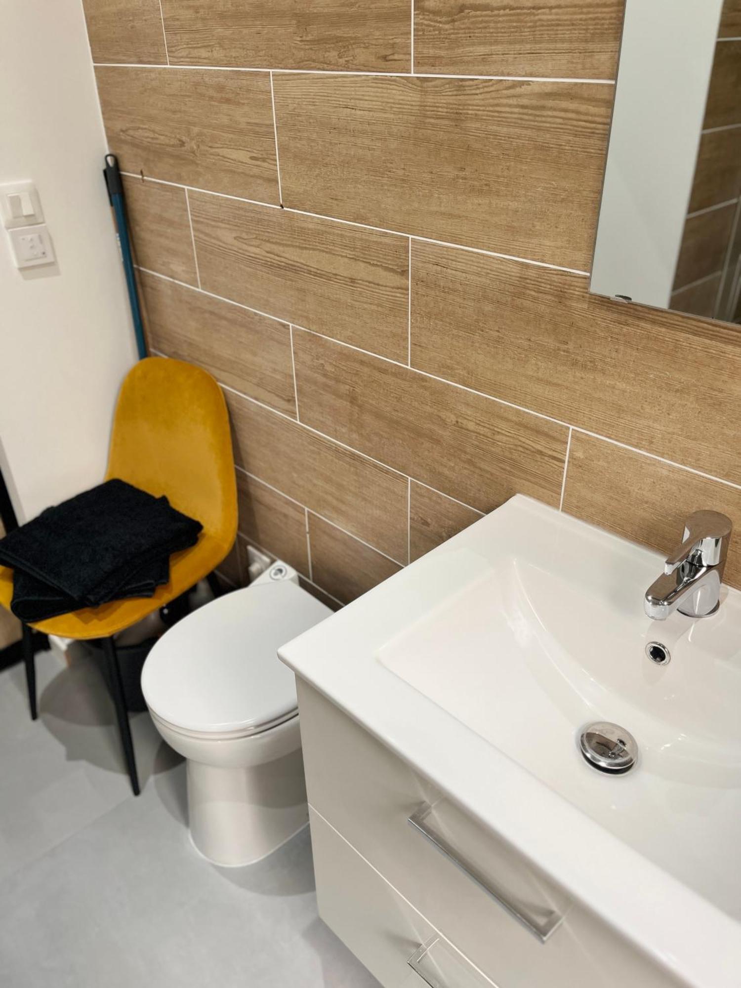 Chambray-lès-Tours Chambre Independante Rdc Avec Sdb, Wc Et Parking מראה חיצוני תמונה